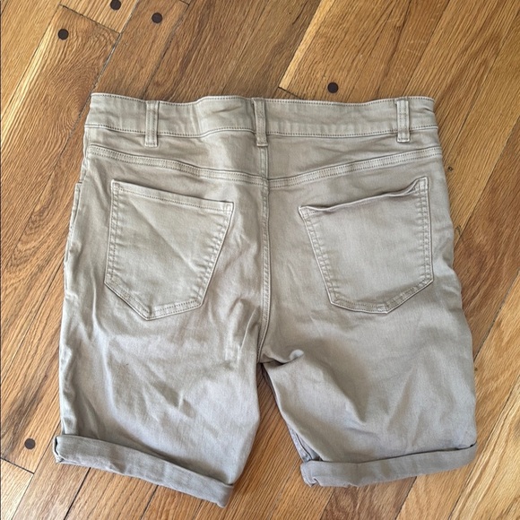 RW&Co Khaki Tan Casual Cuffed Shorts Slim Fit Stretch Men's 32 - Picture 3 of 3